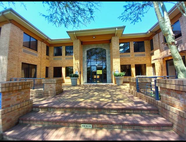 210M² OFFICE TO LET IN BRYANSTON